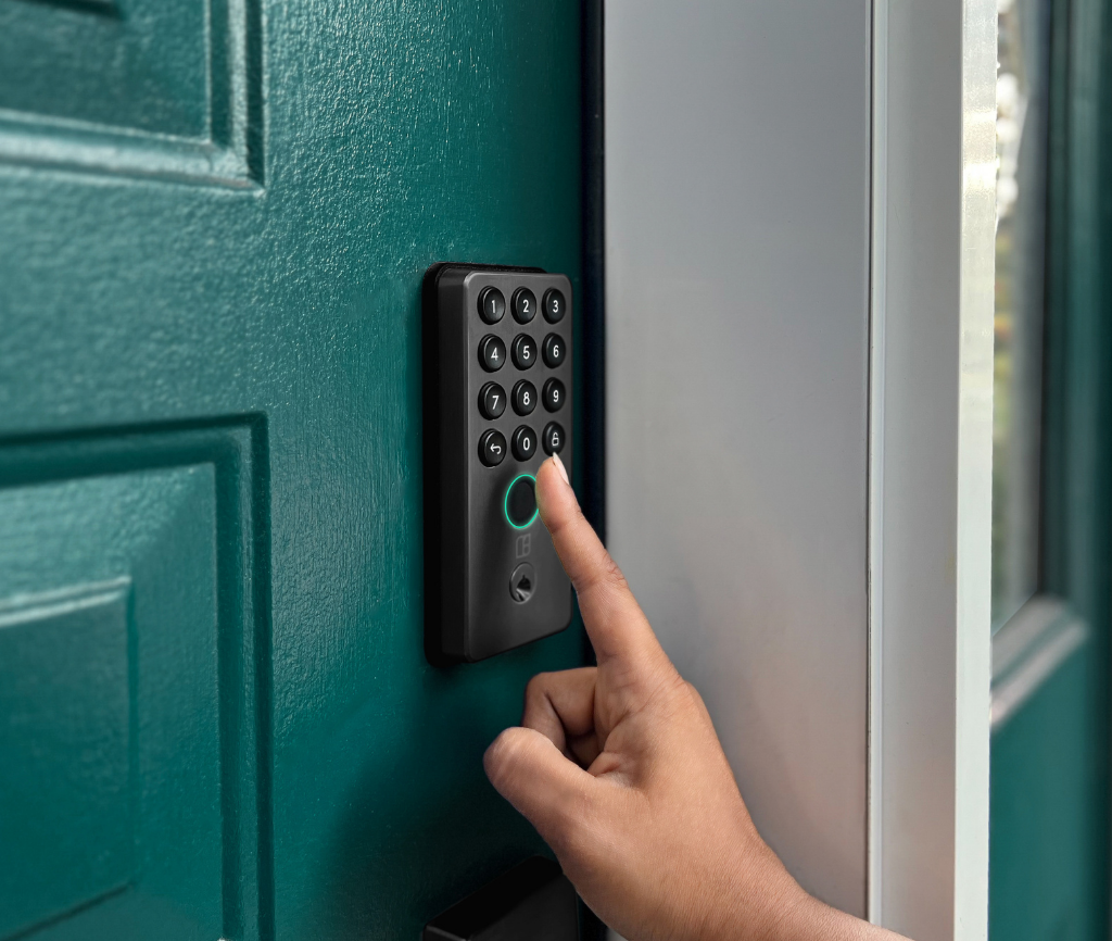 serrures connectées igloohome à codes code pin empreinte digitale sécurisé porte mortise deadbolt